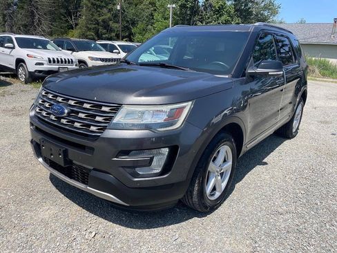 Used 2016 Ford Explorer XLT w/ Equipment Group 202A AWD/4WD image 1