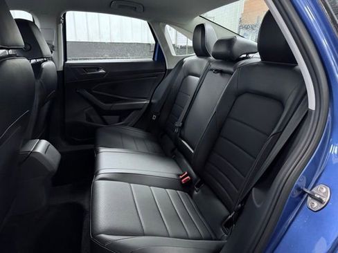 Used 2024 Volkswagen Jetta SE FWD image 16