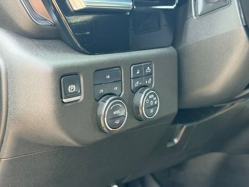 Used 2025 Chevrolet Silverado 2500 LT AWD/4WD image 9