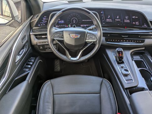 Used 2024 Cadillac Escalade Sport w/ LPO, ONYX Package image 4