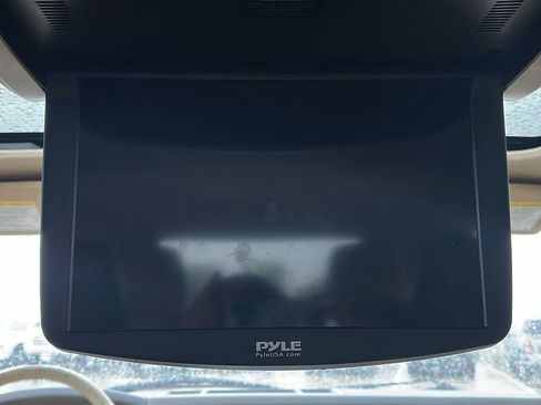 Used 2014 Ford Expedition XLT w/ Equipment Group 202A image 31