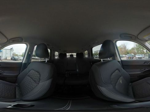 Used 2025 Nissan Pathfinder SV image 43