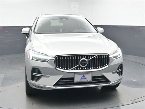 Used 2022 Volvo XC60 B5 Inscription w/ Advanced Package image 2