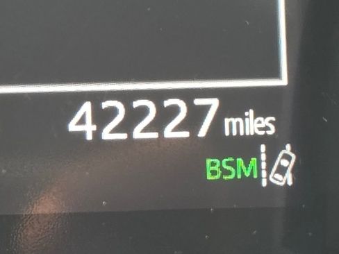 Used 2022 Toyota Camry SE w/ Cold Weather Package image 24