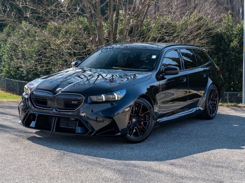 Used 2025 BMW M5 Touring w/ M Driver's Package image 1