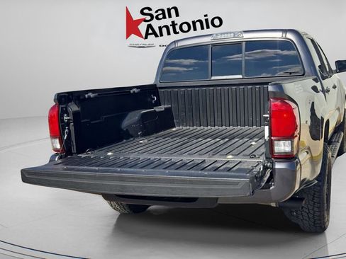 Used 2022 Toyota Tacoma SR5 image 32