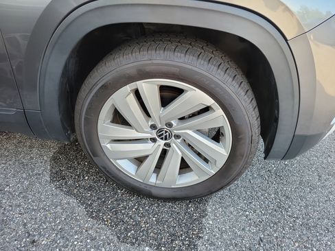 Used 2021 Volkswagen Atlas Cross Sport SE w/ Panoramic Sunroof Package image 7