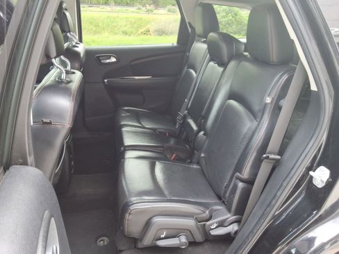 Used 2015 Dodge Journey R/T w/ Flexible Seating Group FWD image 28