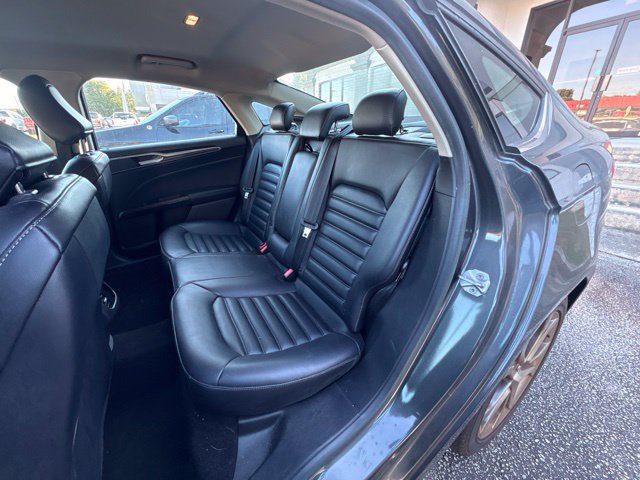Used 2020 Ford Fusion SEL FWD image 15