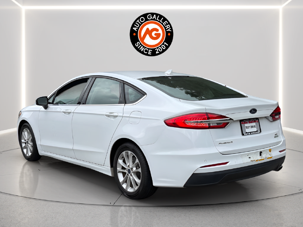 Used 2019 Ford Fusion SE FWD image 5