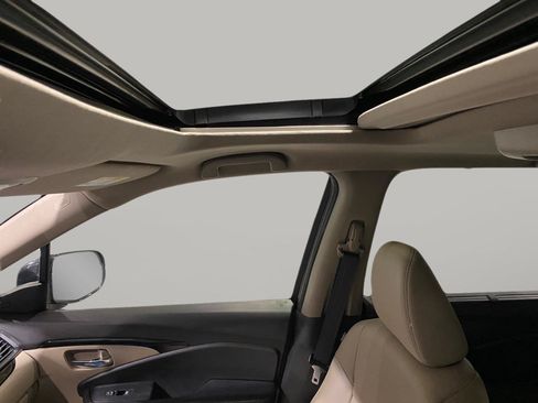 Used 2021 Honda Pilot Touring image 18