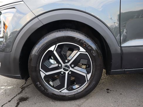Certified 2024 Kia Niro LX FWD image 11