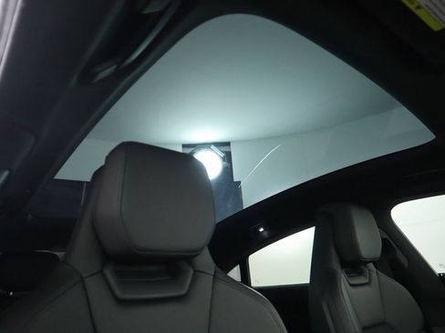 Used 2022 Audi e-tron GT Premium Plus w/ Performance Package image 19