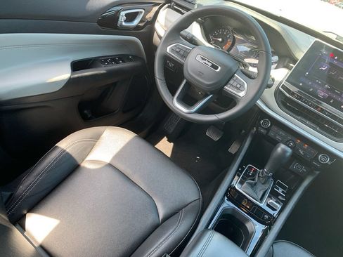 Used 2025 Jeep Compass Limited AWD/4WD image 26