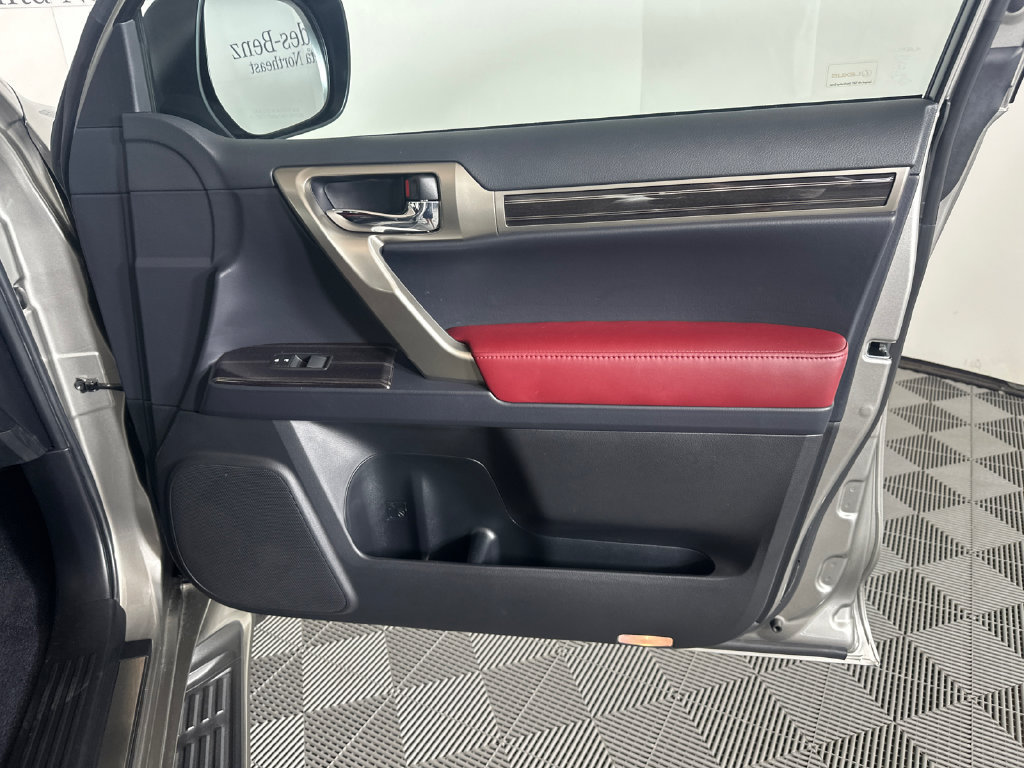 Used 2021 Lexus GX 460 Luxury w/ Accessory Package AWD/4WD image 14