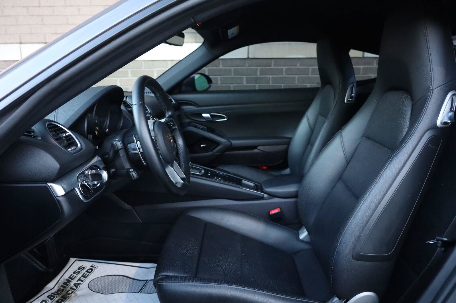Used 2021 Porsche 718 Cayman RWD image 17