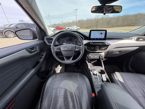 Used 2022 Ford Escape SE image 23