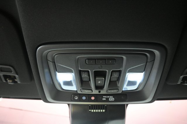 Used 2025 GMC Sierra 2500 AT4 AWD/4WD image 32