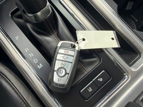 Used 2019 Ford F150 Platinum w/ Equipment Group 701A Luxury AWD/4WD image 32