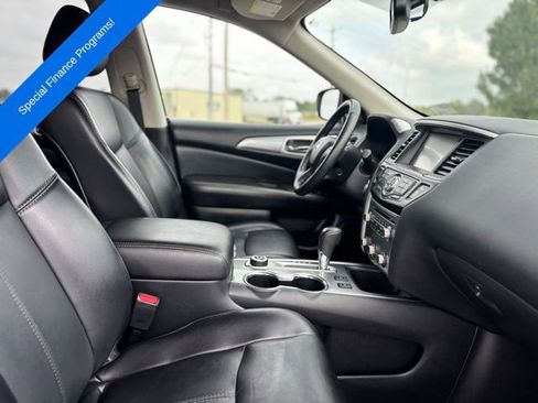 Used 2019 Nissan Pathfinder SL image 12