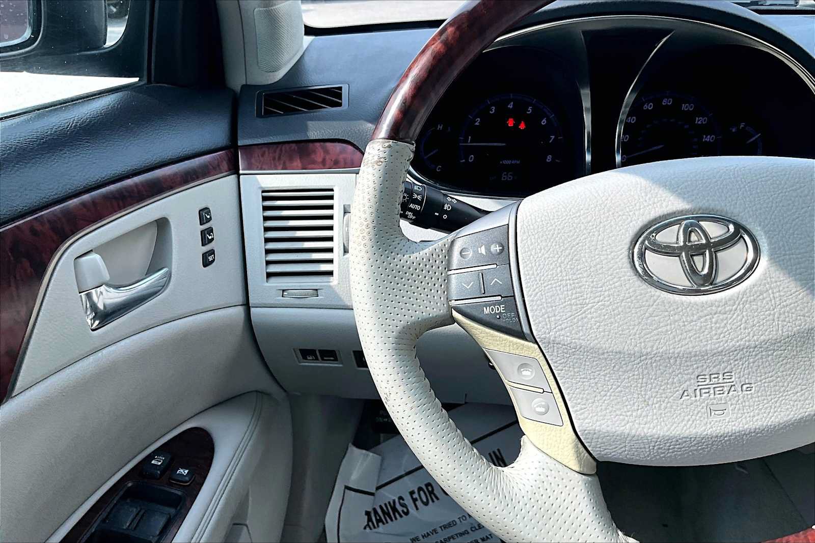 Used 2011 Toyota Avalon Limited FWD image 23