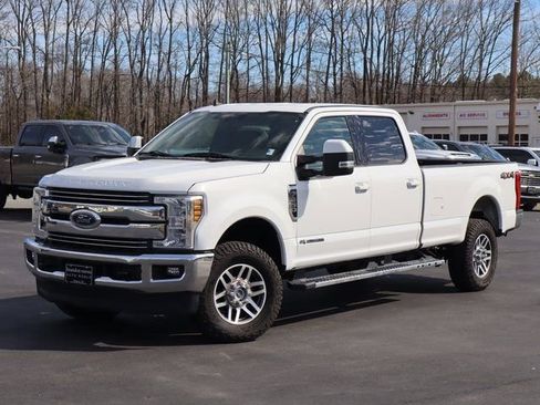 Used 2019 Ford F250 Lariat w/ Lariat Value Package image 2