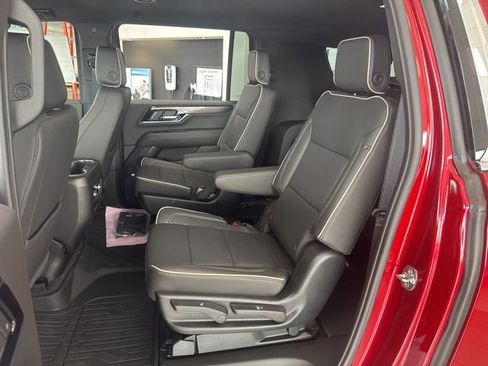 New 2026 GMC Yukon XL Elevation w/ LPO, Floor Liner Package AWD/4WD image 15