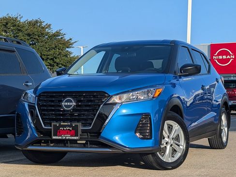 Certified 2025 Nissan Kicks Play S FWD image 2