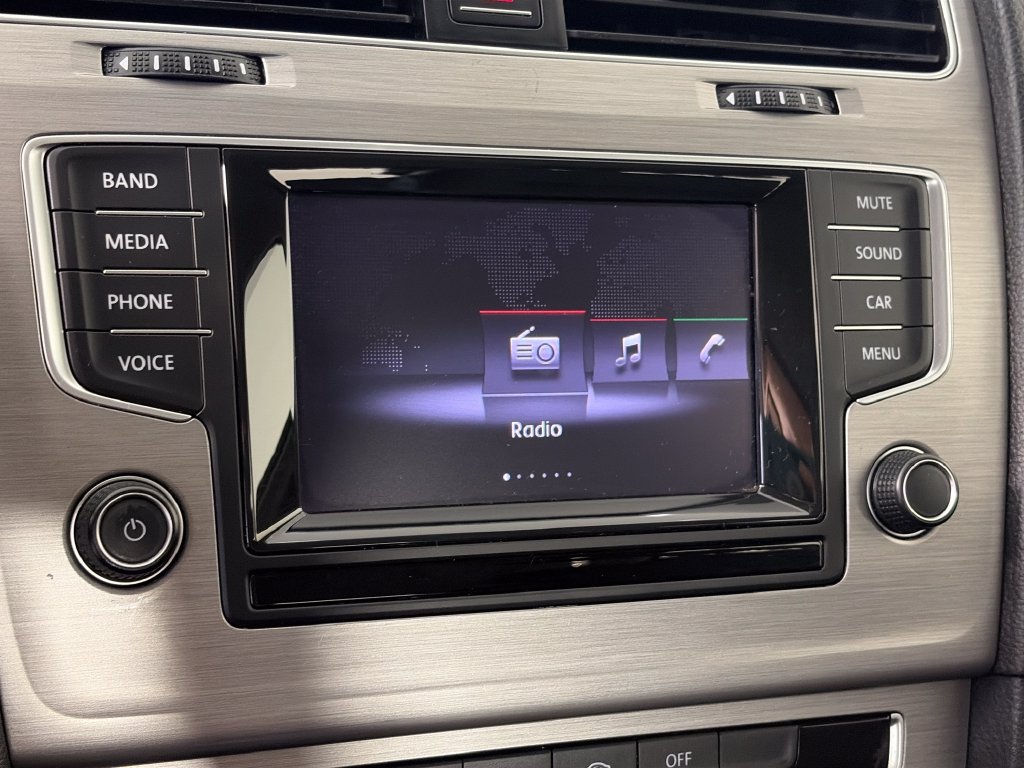 Used 2015 Volkswagen Golf TDI S FWD image 19