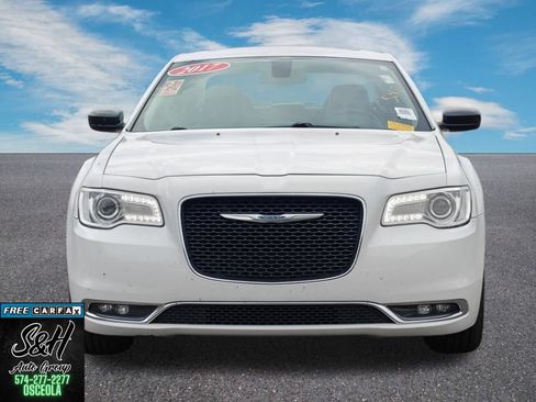 Used 2017 Chrysler 300 Touring w/ Value Package RWD image 14