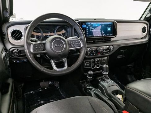Used 2024 Jeep Wrangler Unlimited Sahara AWD/4WD image 6