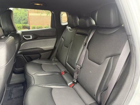 Used 2024 Jeep Compass Latitude AWD/4WD image 23