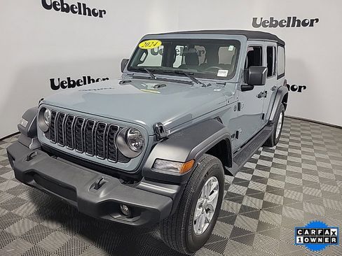 Used 2024 Jeep Wrangler Sport image 3