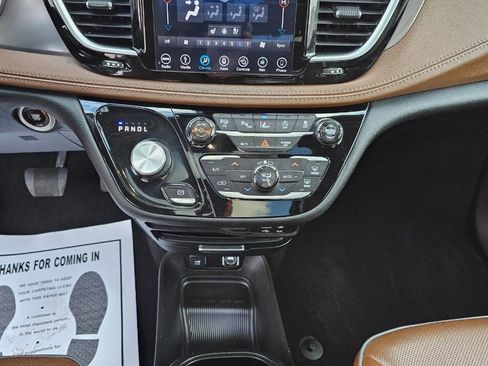 Used 2019 Chrysler Pacifica Limited w/ Tire & Wheel Group image 15