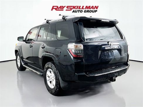 Used 2017 Toyota 4Runner SR5 image 5