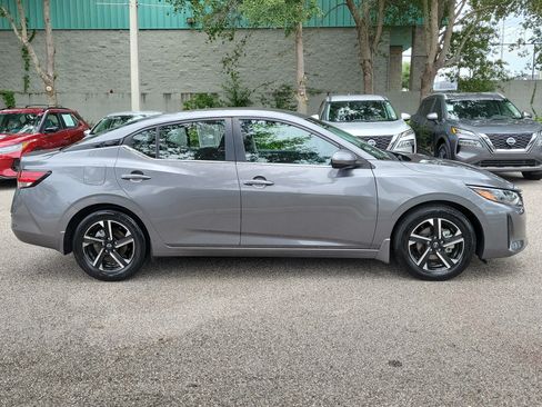 Certified 2025 Nissan Sentra SV FWD image 4