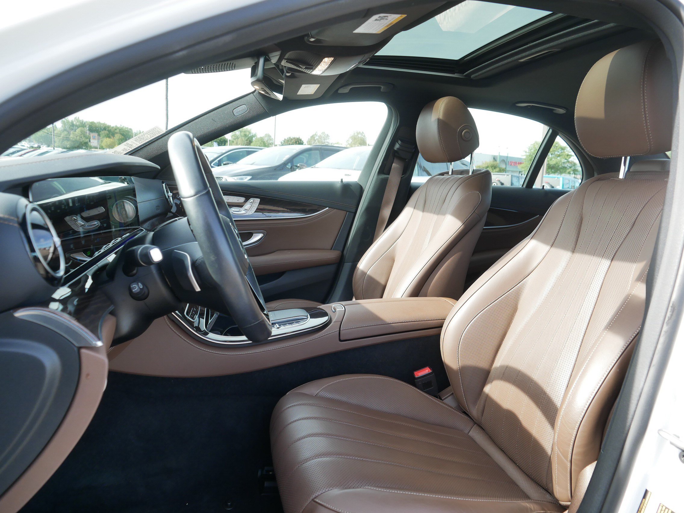 Used 2022 Mercedes-Benz E 450 4MATIC Sedan image 33