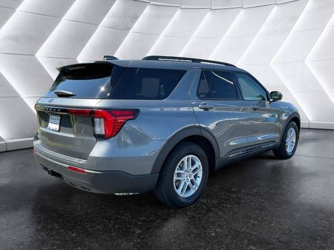 New 2026 Ford Explorer Active RWD image 7