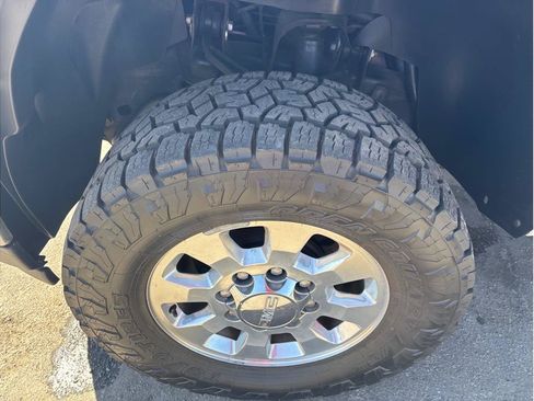 Used 2012 GMC Sierra 2500 SLE w/ SLE Preferred Package AWD/4WD image 10