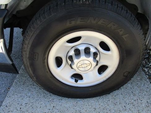 Used 2019 Chevrolet Express 2500 w/ Driver Convenience Package RWD image 24