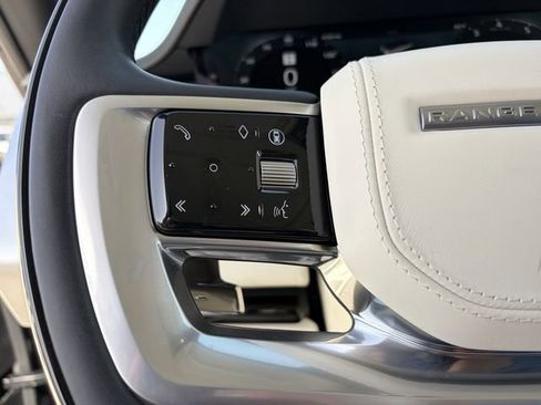Used 2025 Land Rover Range Rover Autobiography AWD/4WD image 8