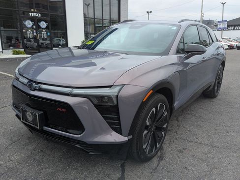 Used 2025 Chevrolet Blazer EV RS AWD/4WD image 2