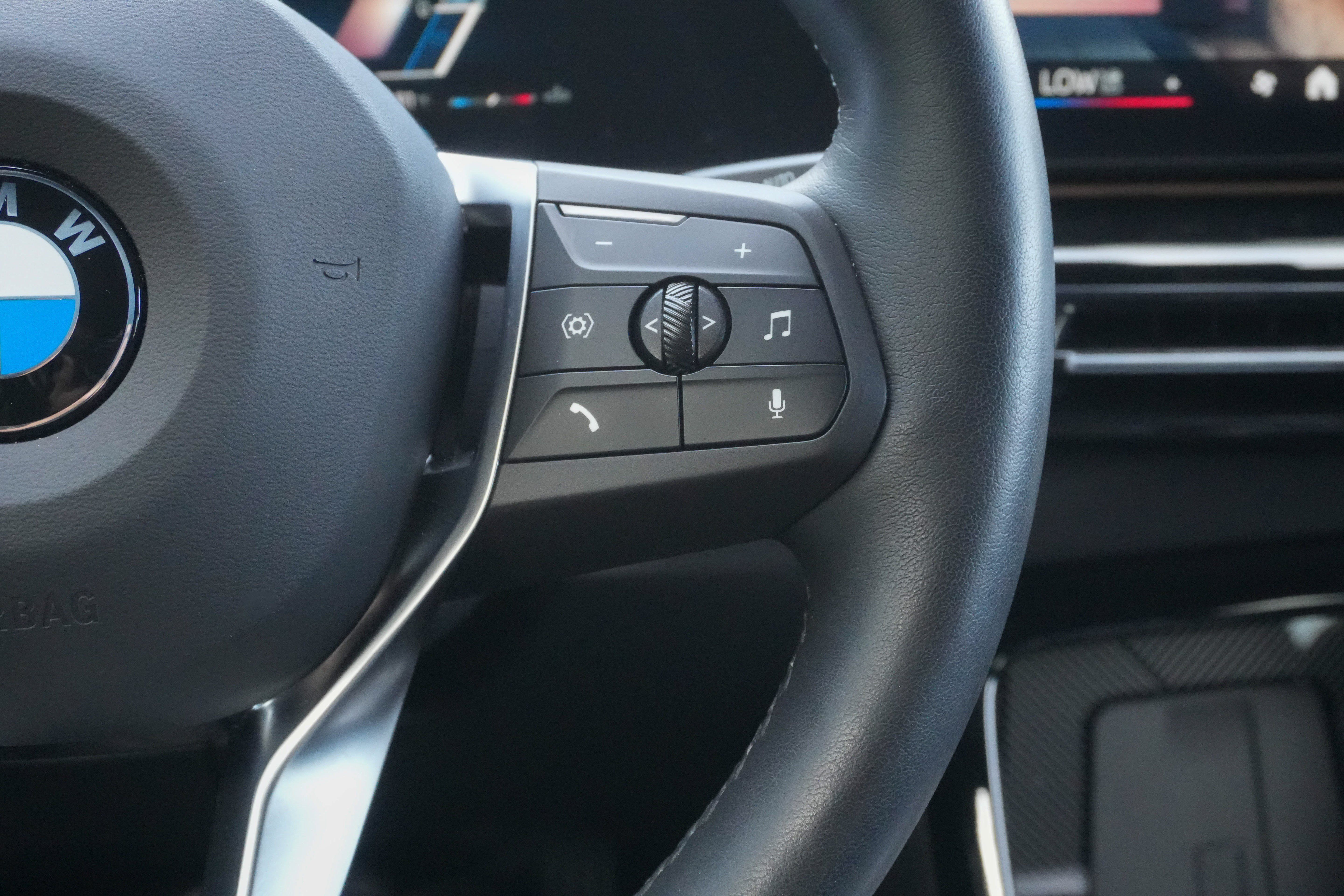 Certified 2025 BMW X2 xDrive28i AWD/4WD image 19