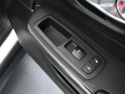 Used 2015 Jeep Cherokee Trailhawk AWD/4WD image 40