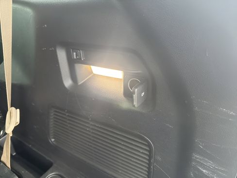 Used 2020 Ford Explorer XLT w/ Equipment Group 202A image 26