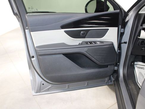 Used 2024 Lincoln Nautilus Reserve image 26