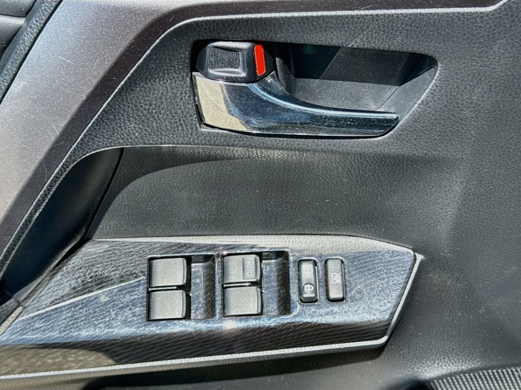 Used 2018 Toyota RAV4 SE w/ Power Extra Value Package FWD image 21