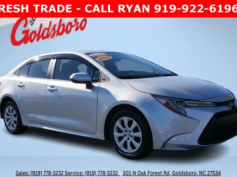 Used 2024 Toyota Corolla LE image 1