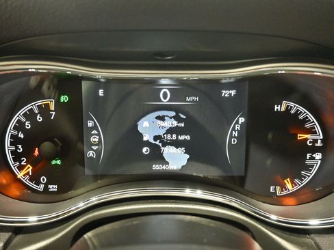 Used 2019 Jeep Grand Cherokee Limited AWD/4WD image 8