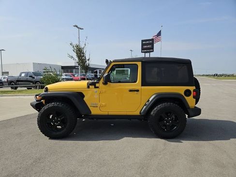 Used 2019 Jeep Wrangler Sport AWD/4WD image 4